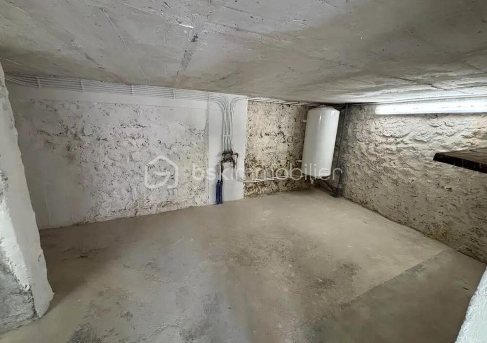 Maison mitoyenne entièrement RÉNOVÉE