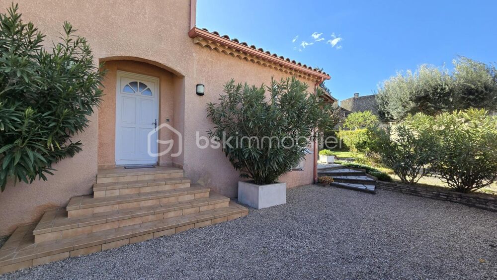 Maison T4 avec panneaux solaires, double garage et jardin