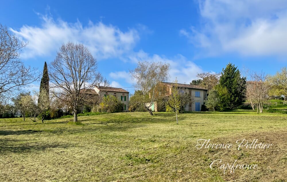 Maison 14 pièces 325 m² · à Aguts · 325 m² · 220 000 €