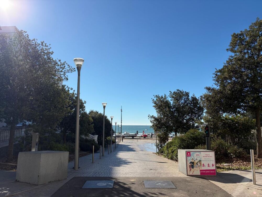 Vente Appartement LES SABLES D'OLONNE (85100) - RARE - A 2 PAS DU REMBLAI ET DU PORT STUDIO RENOVE EN RDC IDEAL LOCATIF Les sables d olonne