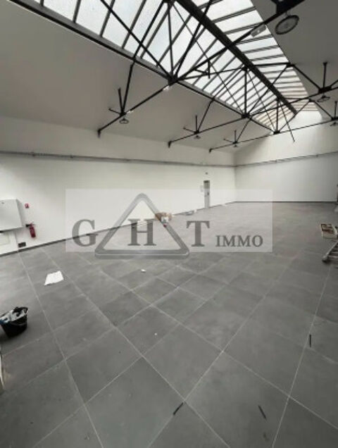   BOUTIQUE À VENDRE DE 275 M2 SUR MONTREUIL ! 
