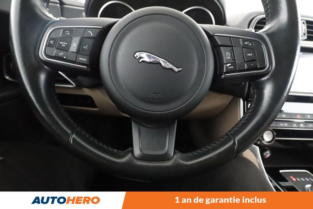 XE 2.0d Prestige Auto 180 ch 2015 occasion 92130 Issy-les-Moulineaux