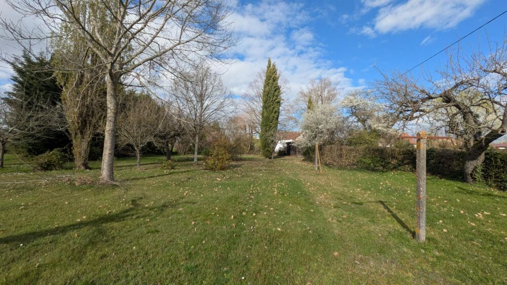 Vente Maison Charmante maison à rénover sur une parcelle de 1800 m² Montoldre