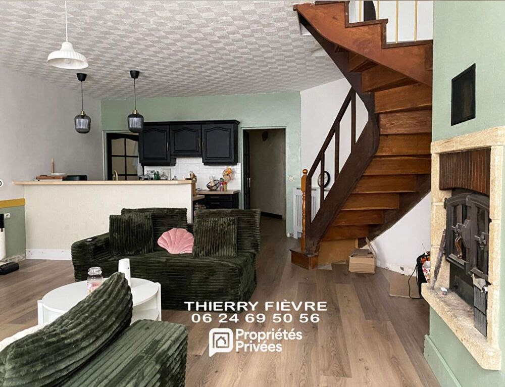 A VENDRE - NOYANT 49490 CENTRE BOURG Maison 6 pièces de 147 m2
