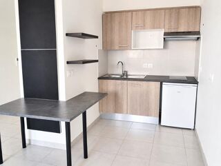  Appartement à louer 2 pièces 42 m²