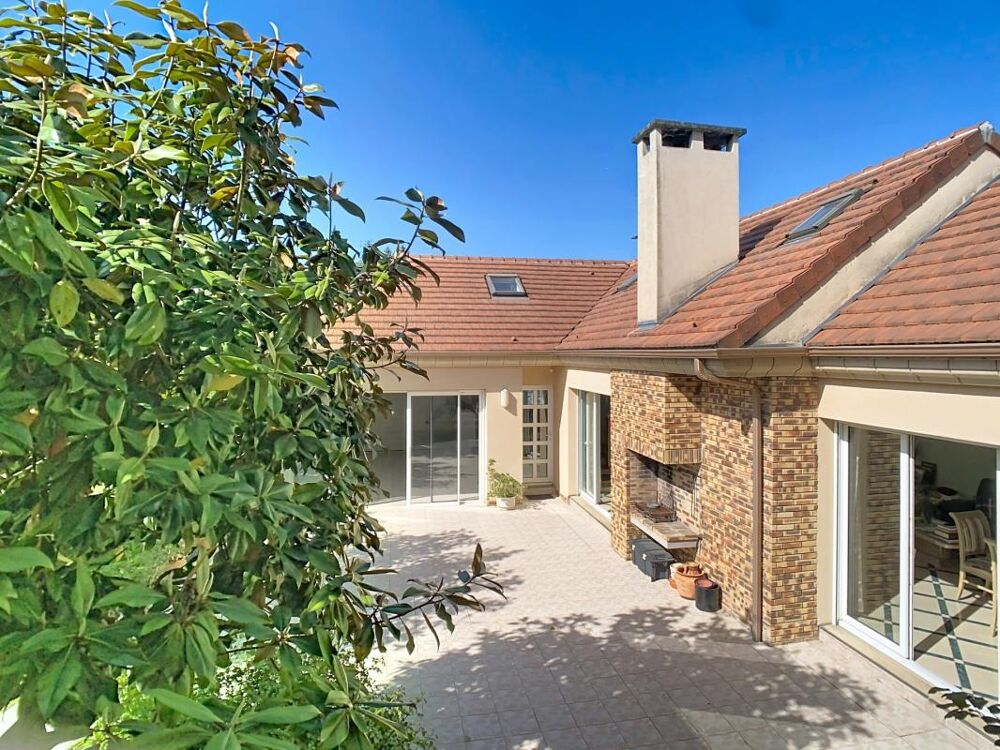 Vente Maison 2 maisons (286 m² habitables/352 m² au sol en tout) sur un terrain de 850 m² à 20 MN à pieds du RER D 