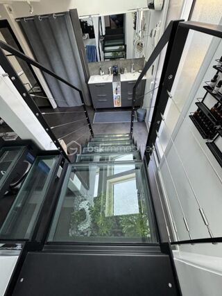  Villa  vendre 9 pices 350 m