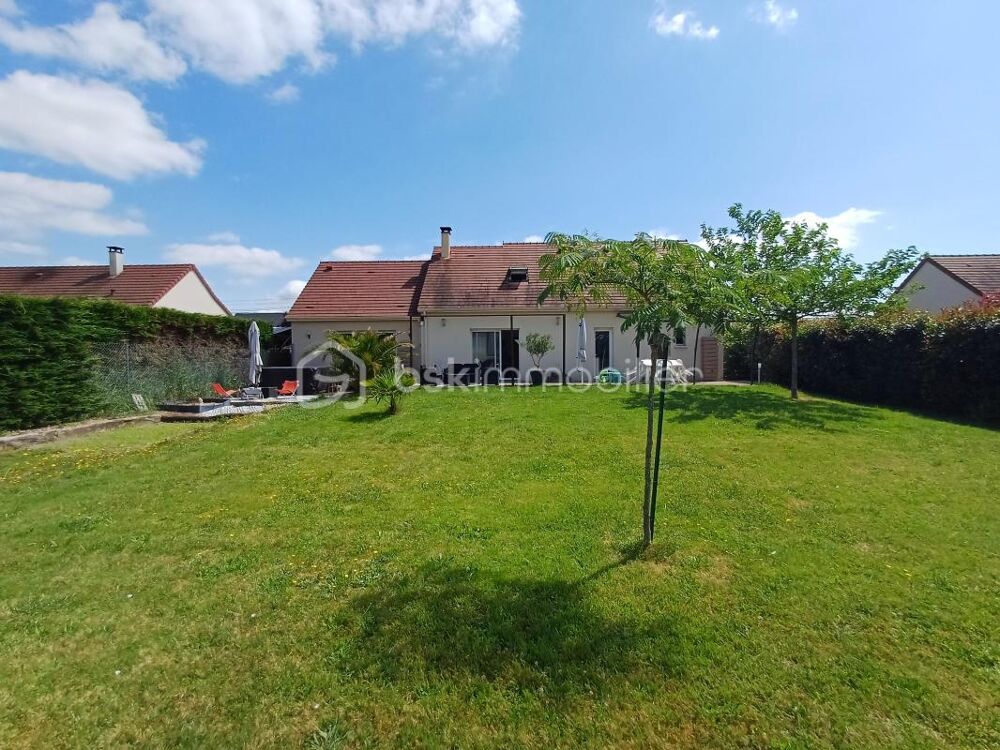 Vente Maison Villandry – Belle maison familiale de 144 m² avec 5 chambres, jardin et terrasse plein sud Villandry