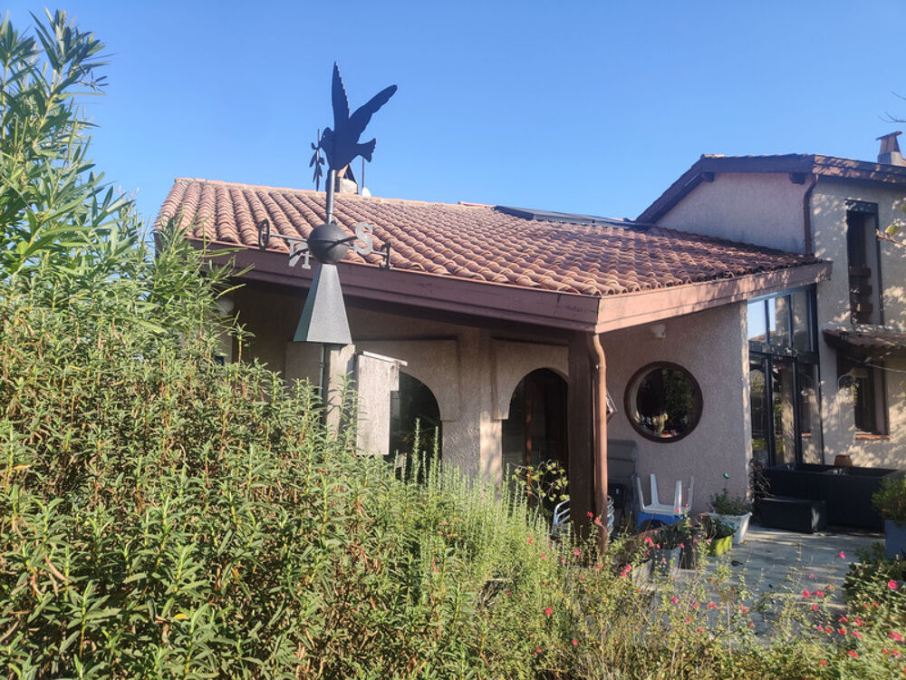 Belle maison d'architecte - avec possibilité de cabinet indépendant (idéal pour profession libérale) - à vendre à Bias - Lot-et-