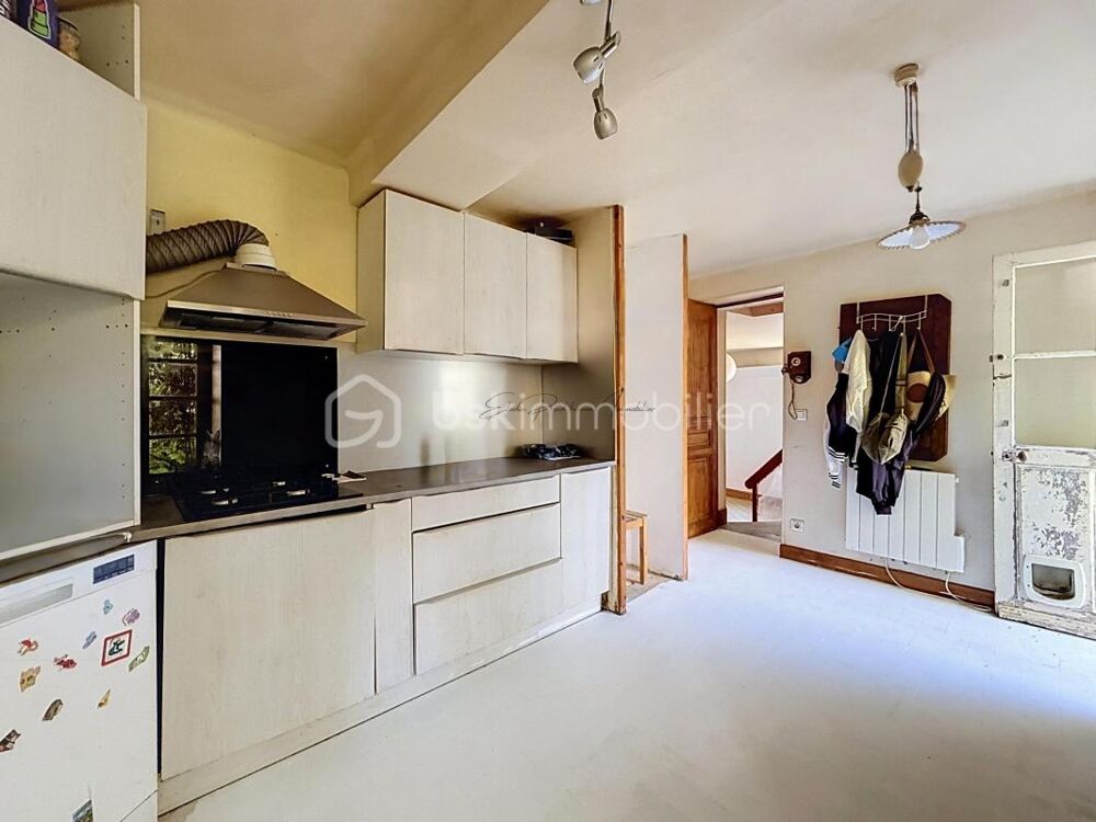 Vente Maison Maison en pierre à rénover – 3 chambres, jardin et garage – Écoles et gare à pied Champagne sur seine