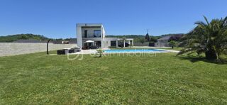  Villa  vendre 7 pices 165 m