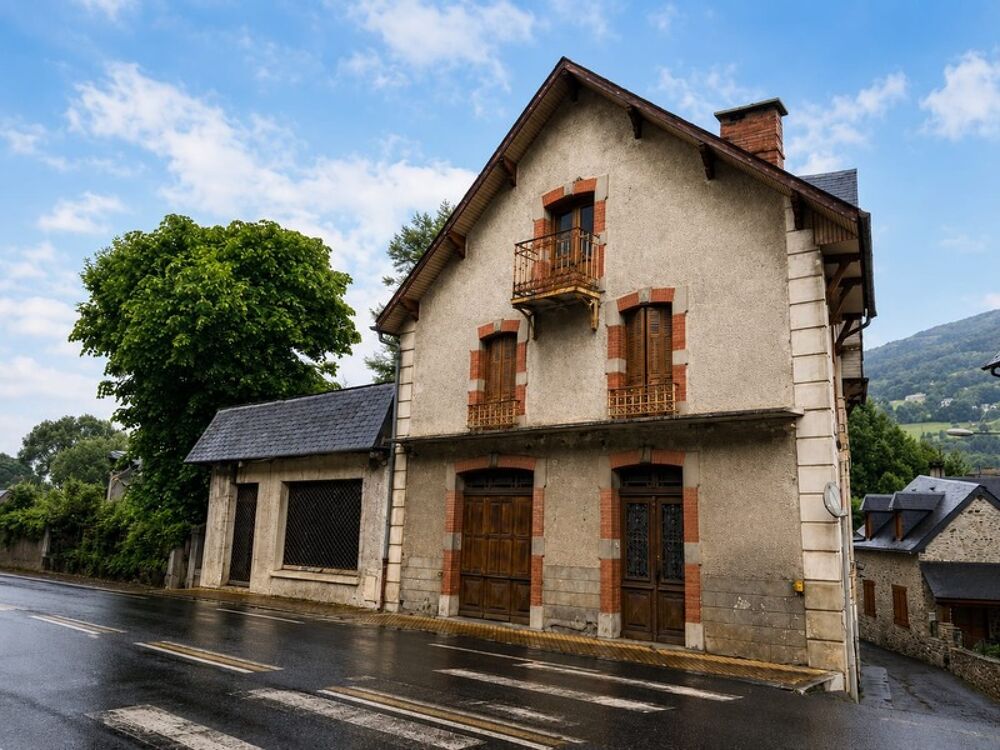 Maison SARRANCOLIN avec local commercial (65)