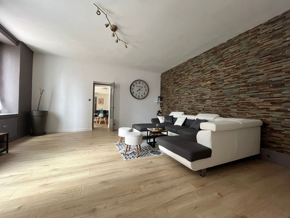 LUCON QUARTIER MARCHE COUVERT ET PISCINE MAISON DE CARACTERE BOURREE DE CHARME AVEC ANNEXES ET PATIO