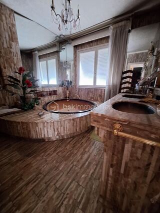  Immeuble � vendre 8 pi�ces 268 m�