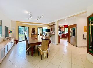  Propriété/château à vendre 7 pièces 244 m²