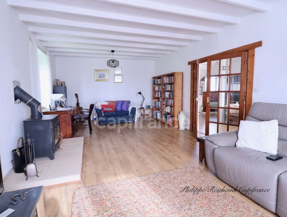 Maison à vendre 7 pièces PUY DE SERRE (85)