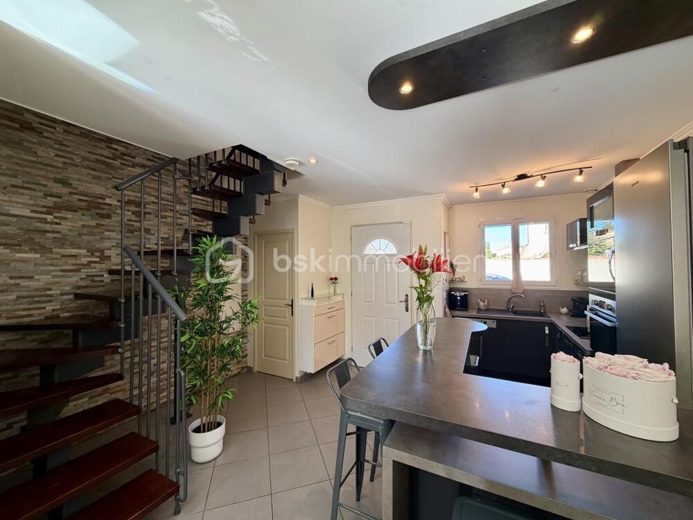 Maison T4 duplex  Garage 50 m²  Jardin  300 m² terrain  Salon-de-Provence