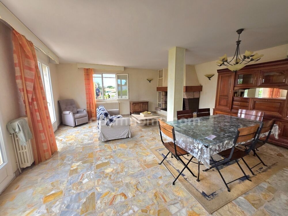 Grande maison familiale avec possibilité de division en 2 lots  Calme absolu en fond dimpasse à Istres