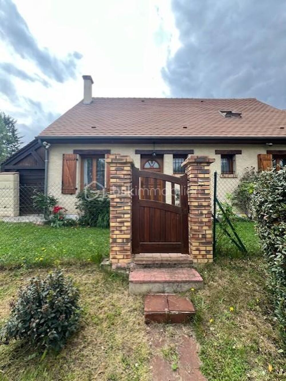 Maison familiale avec studio indépendant et double garage  Gisors