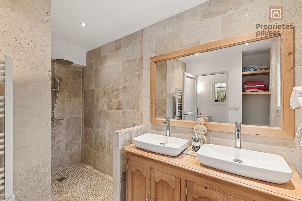 � vendre  Maison Saint-Paul-en-For�t (83440)