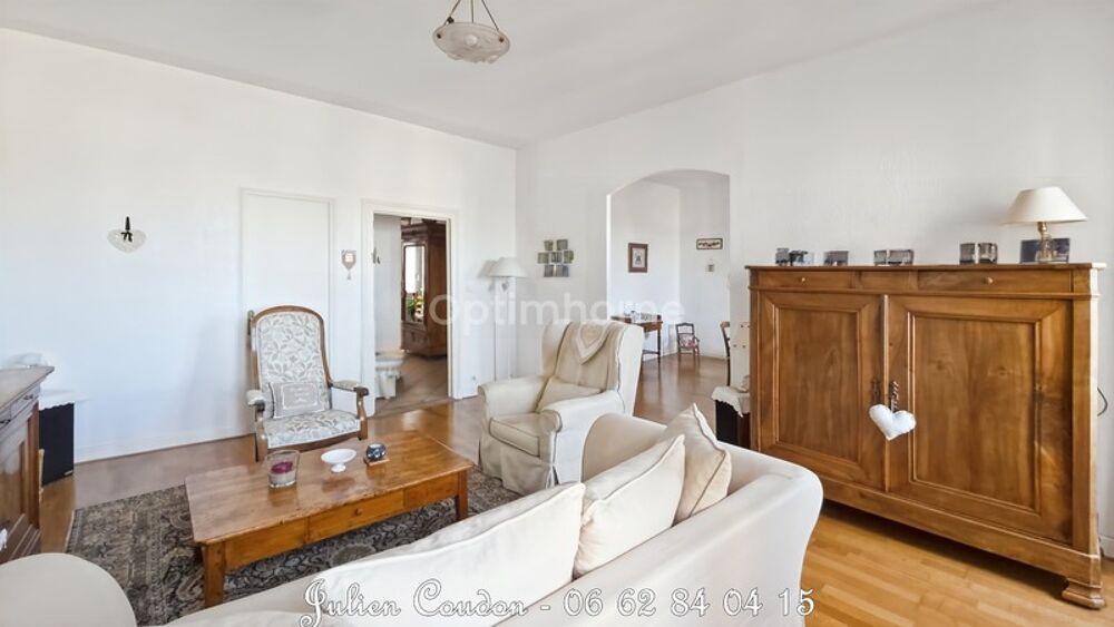 Royat centre thermal  138 m²  3 chambres  Balcon filant  Charme 1890