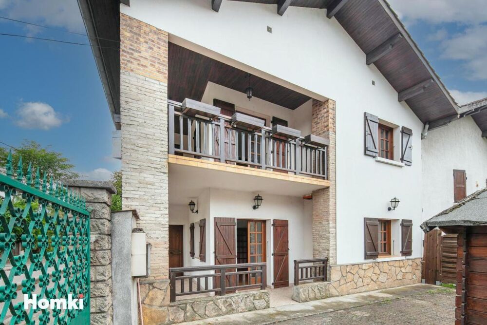 Maison de village de 103 m² avec terrasse, cour et balcon  À deux pas de la Frange Verte