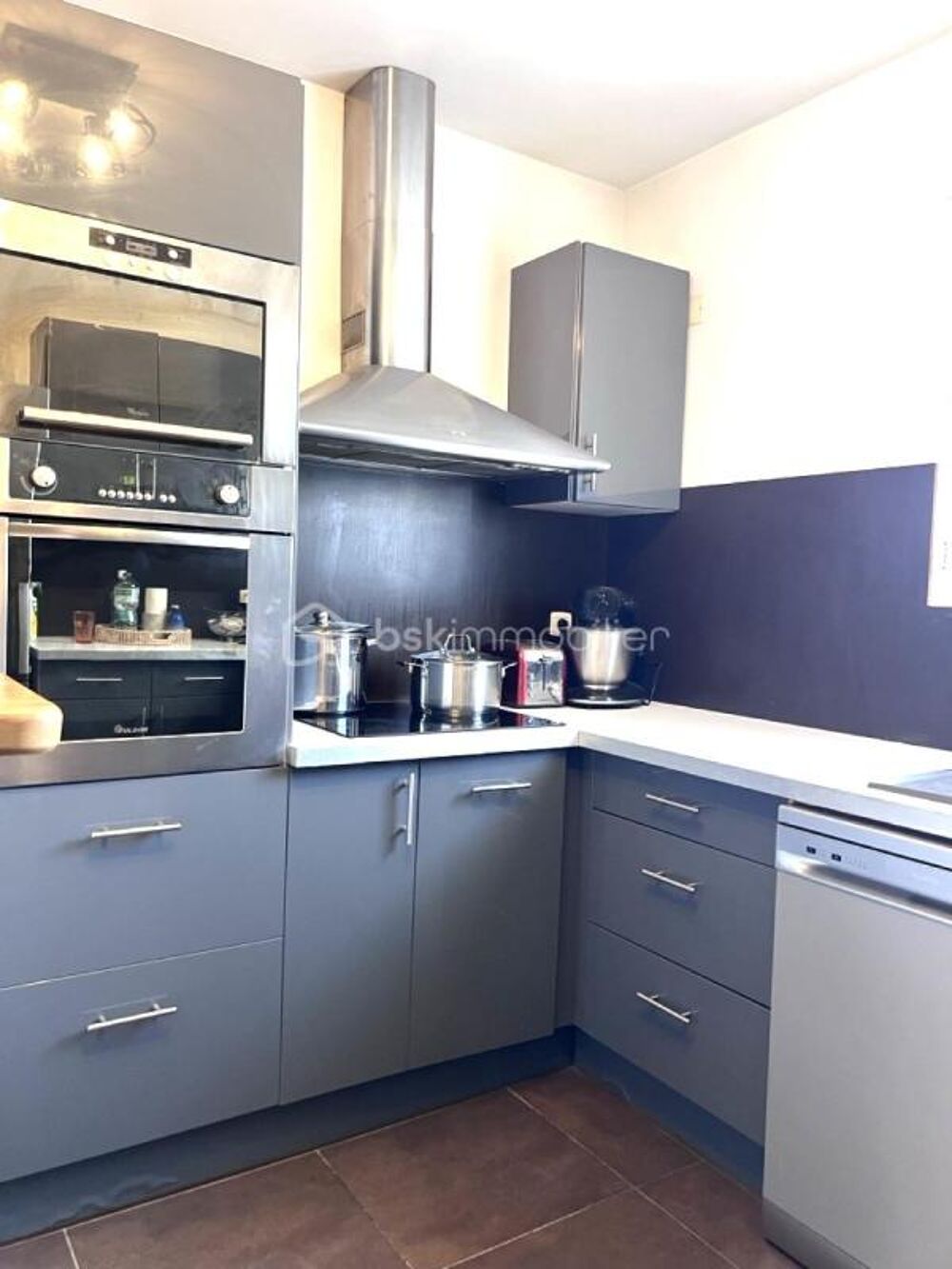 Vente Maison Sur un terrain d'angle de 236 m2, une maison de type 4 en R+1 de 95 m2 Frontignan