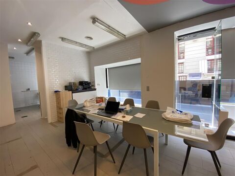 A louer, boutique en RDC et sous-sol ave extraction - id&eacute;al pour laboratoire de cuisine 3950 75017 Paris