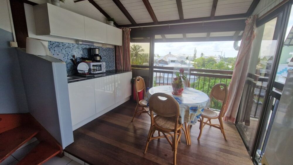 Vente Appartement Bas du Fort, bel appartement duplex T3 piscine plage à pied et parking Le gosier