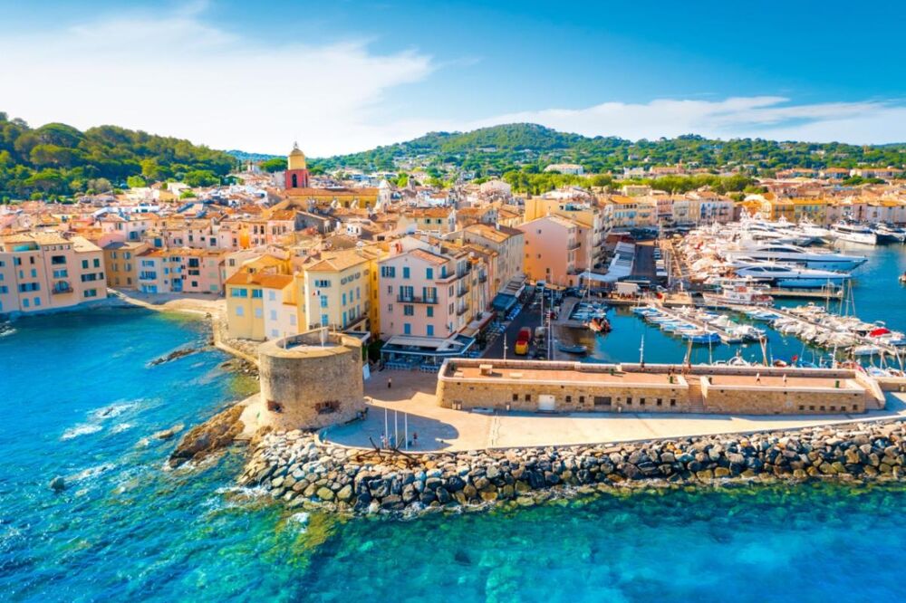 au coeur de Saint-Tropez, 83990 ,Appart T5 , dernier étage ,de 171,66 m2 ,Terrasse de Plus de 30m2