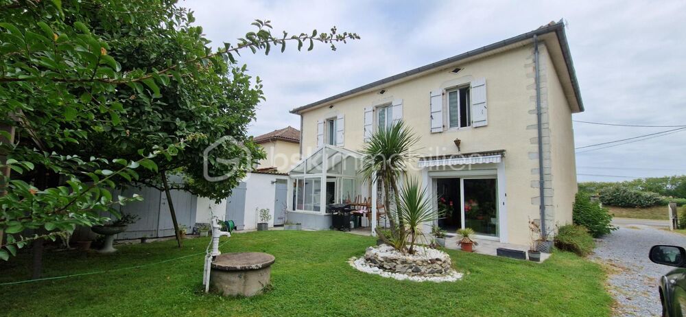 MAISON DE CARACTÈRE DE 165 M2 AVEC DÉPENDANCES SUR 3000 M2 TERRAIN ARBORÉ