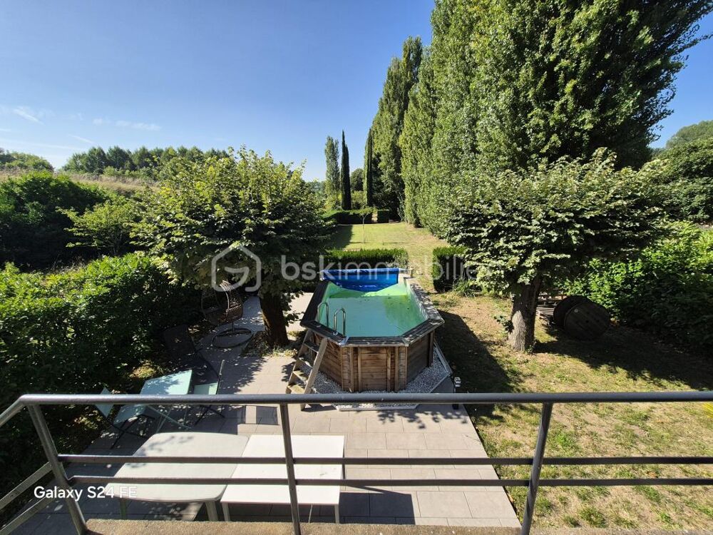 ? COUP DE COEUR ASSURÉ  MAISON RÉNOVÉE + 2000 m² DE TERRAIN  TOUT À PIED ! ?