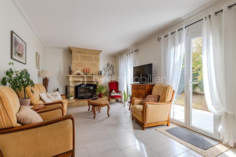 Vente Maison Maison 111m2 avec un GRAND JARDIN ET PISCNE Salleboeuf