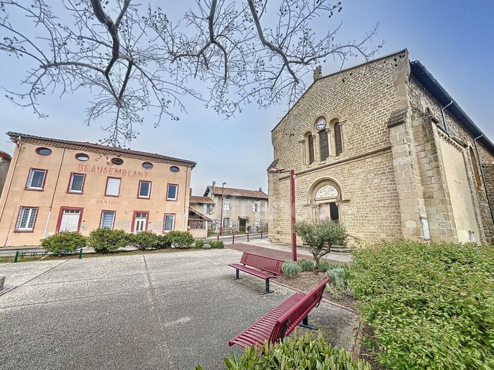 Vente Maison Belle maison PLAIN PIED de 121 m2, 6 pices ,  45mn de LYON - trs bon DPE Beausemblant