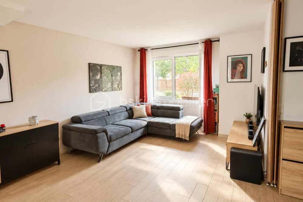 Vente Maison Maison familiale récente 5 pièces – 3 chambres – Villepreux Villepreux