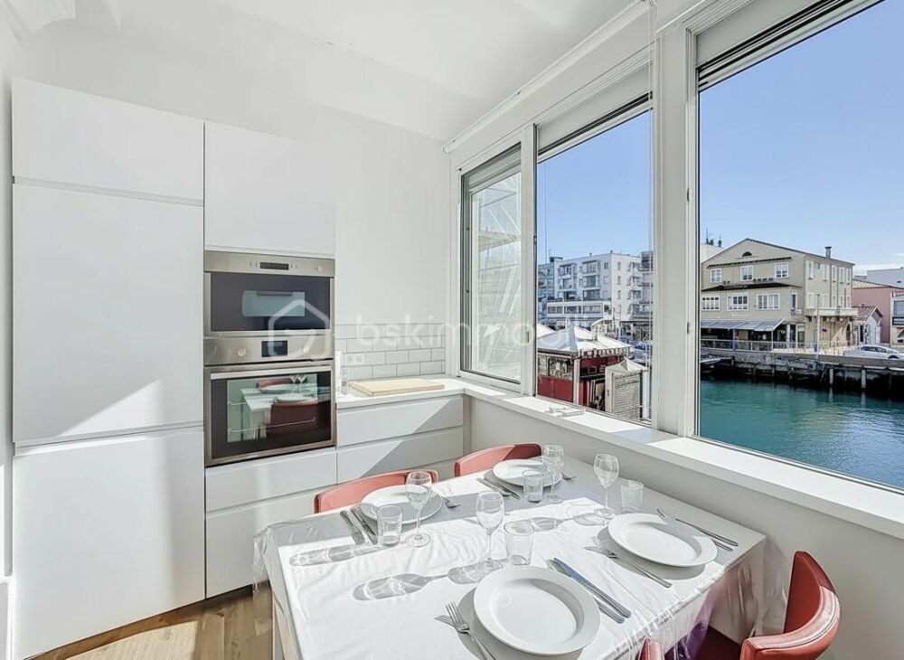 EXCLUSIVITÉ *** Magnifique Appartement T2 rénové de 45m2 avec vue canal à PALAVAS ***