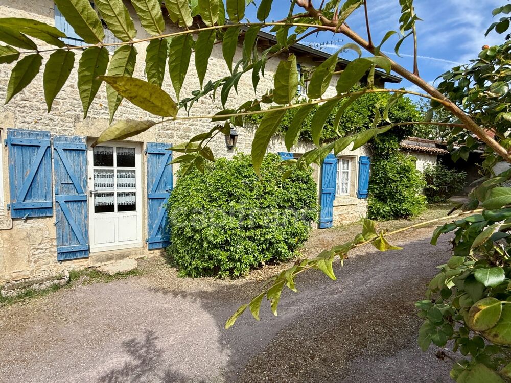? Maison en pierre pleine de caractère avec potentiel locatif  proche de Cherveux
