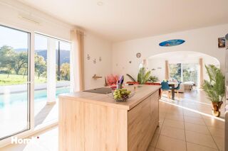  Maison � vendre 4 pi�ces 204 m�