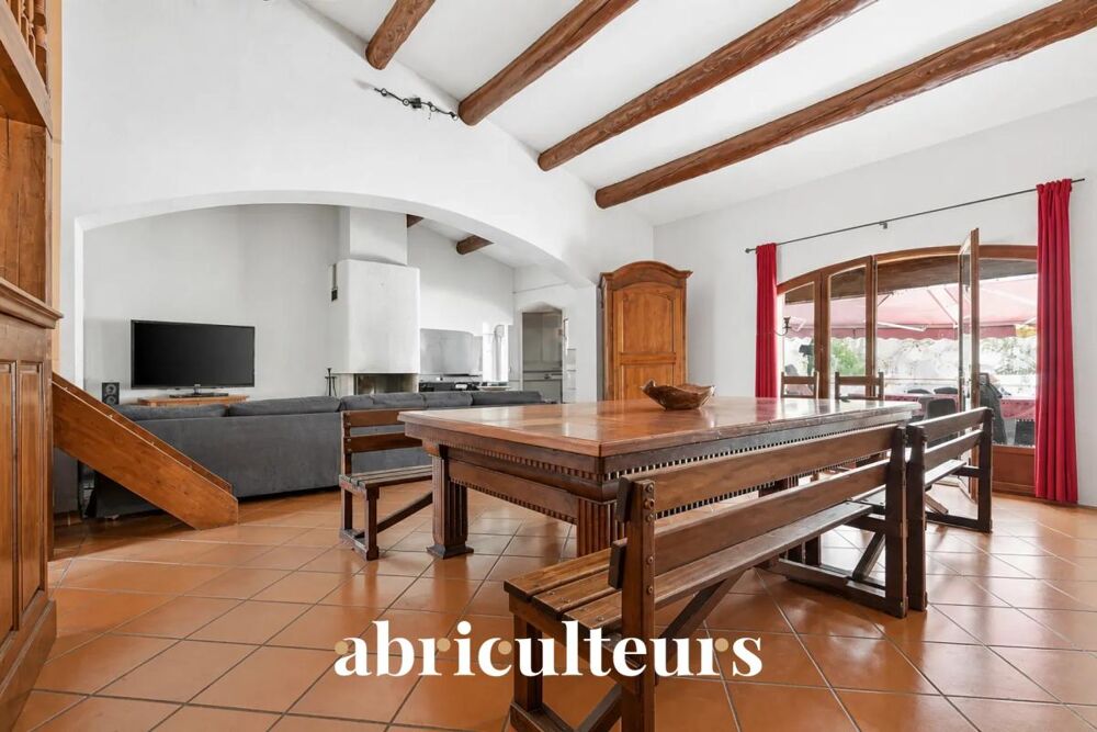 Vente Maison Grande villa familiale de 230 m² offrant de magnifiques espaces en vente à les Pennes-Mirabeau.(13170) Les pennes mirabeau