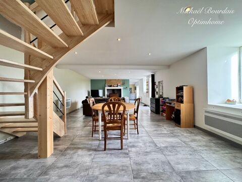   ? � vendre en exclusivit� � Long�re en partie r�nov�e avec d�pendances sur 2000 m� de terrain � Pontvallain (72510) Maison - 5 pi�ce(s) - 99 m�