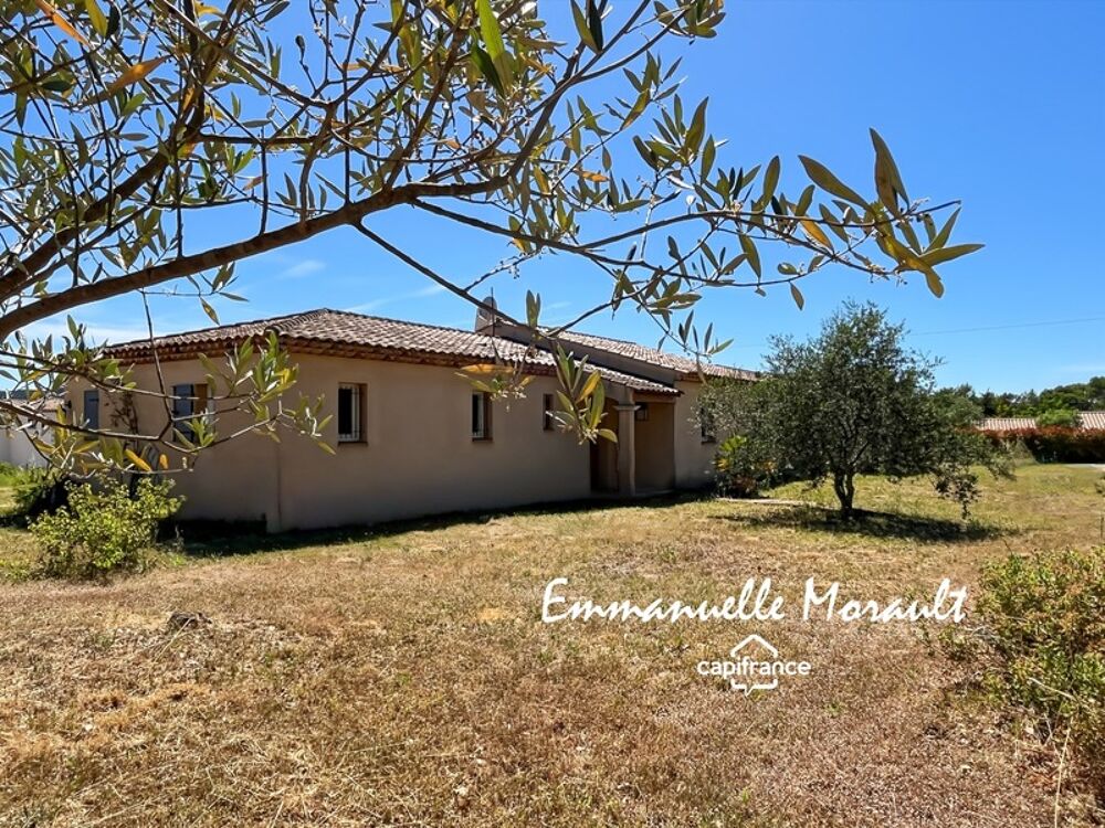 Maison de plain-pied 3 chambres à vendre à BAGNOLS EN FORET (83)