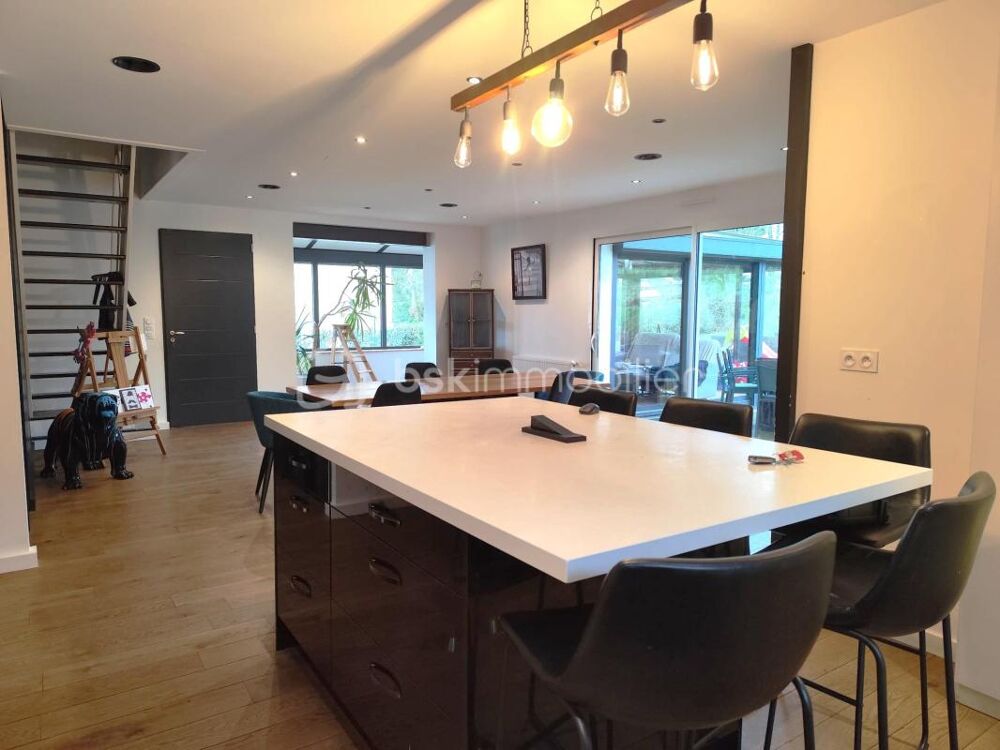 Belle Maison de 159 m2 avec véranda en centre bourg de Laignelet