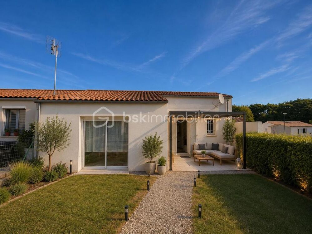 Maison de plain-pied 79 m²  2 chambres  Jardin  Vendue louée  Arces-sur-Gironde