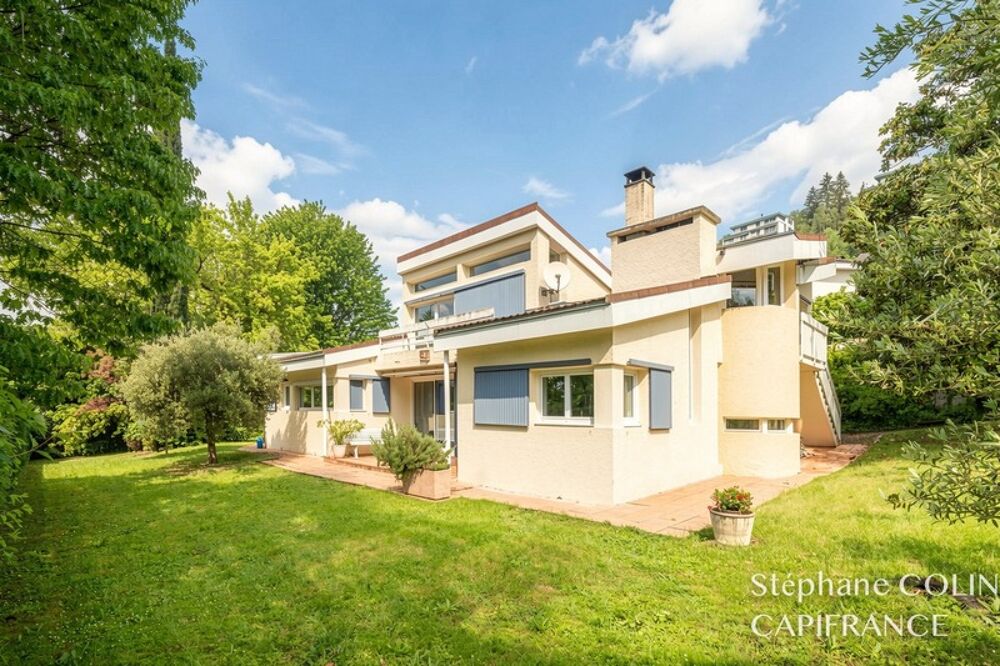 VOIRON: une maison à la campagne au coeur de la ville