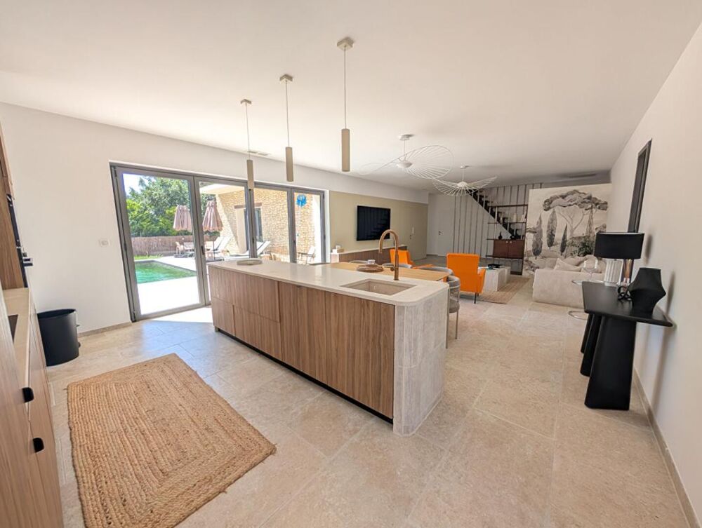 Gordes - Élégante maison contemporaine de 175 m² avec piscine