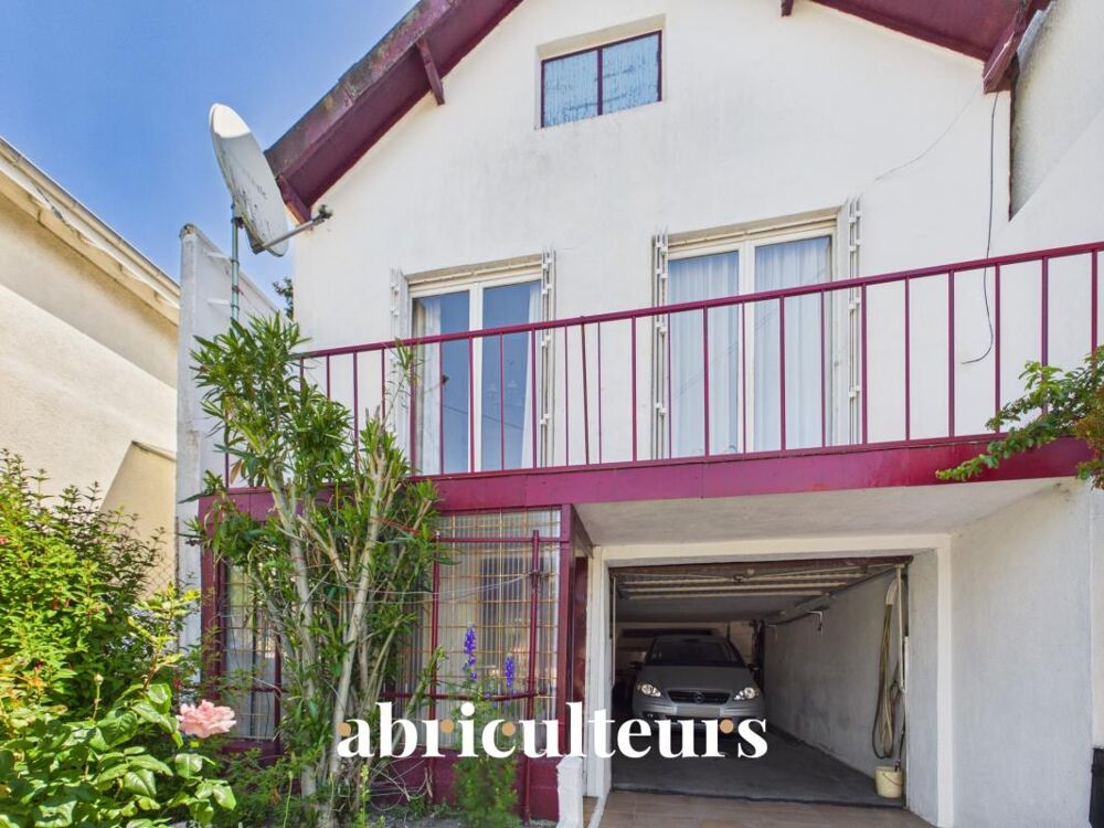 Vente Maison Maison 4 pièces de 81 m² avec beau potentiel – Quartier Colonie à Argenteuil Argenteuil