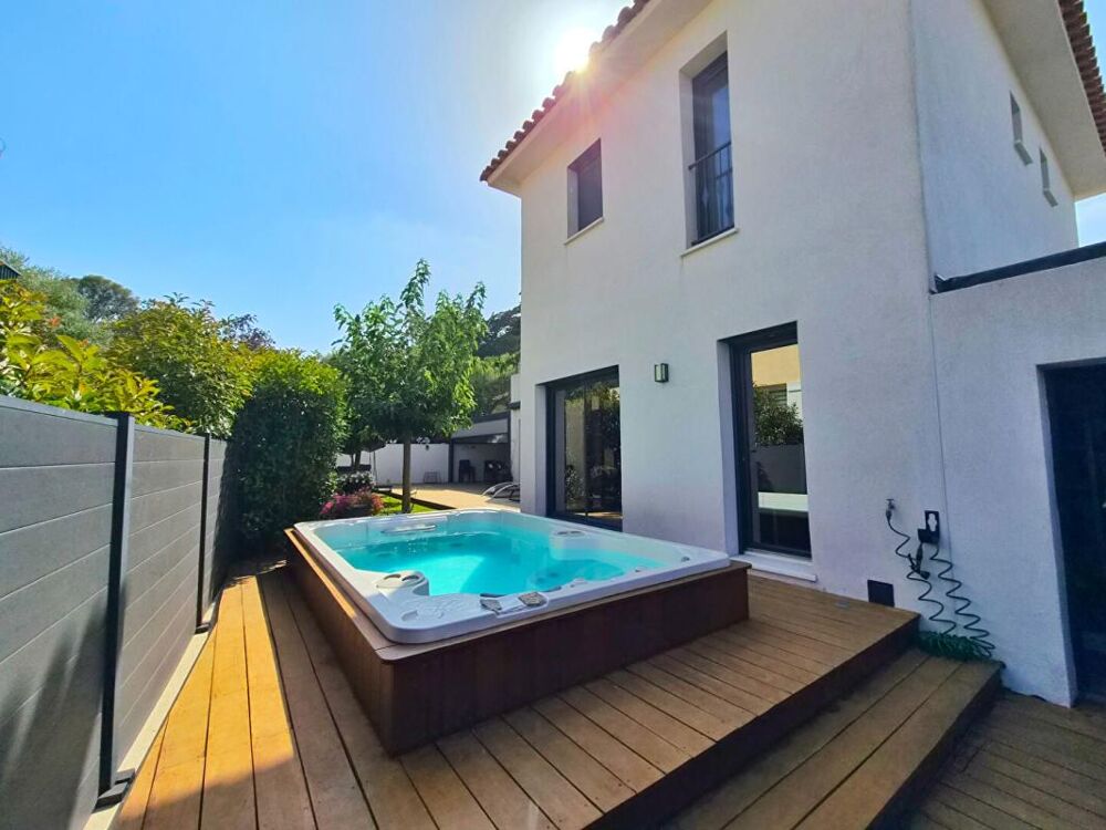 à vendre  Villa Sanary-sur-Mer (83110)