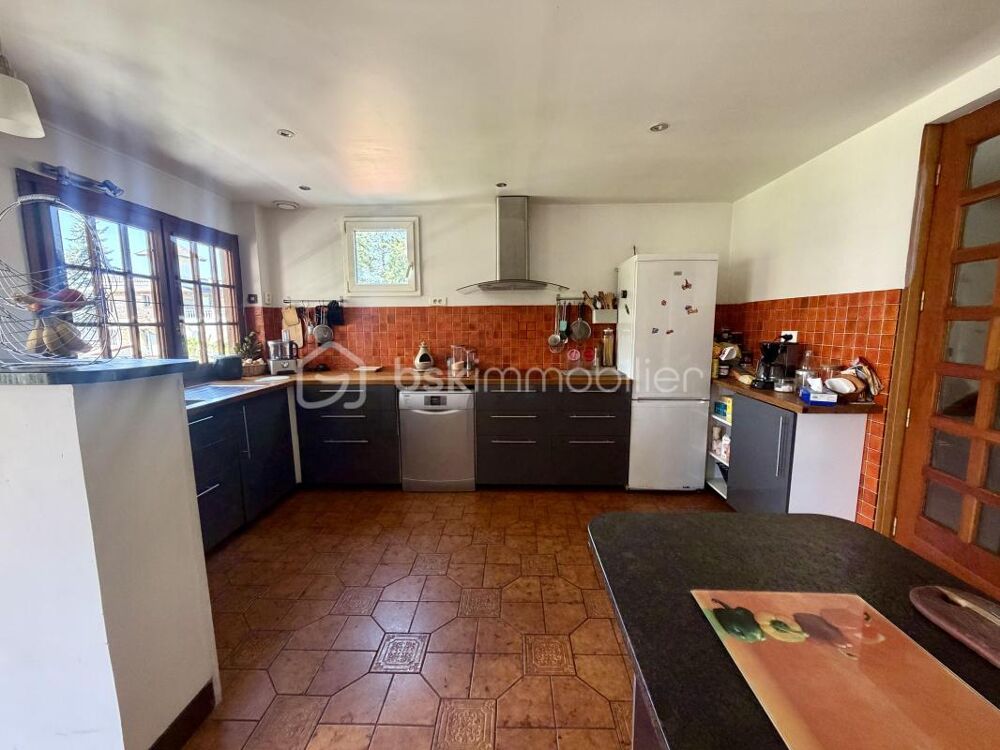 Maison familiale dexception T10 289m2 terrain 1002m2