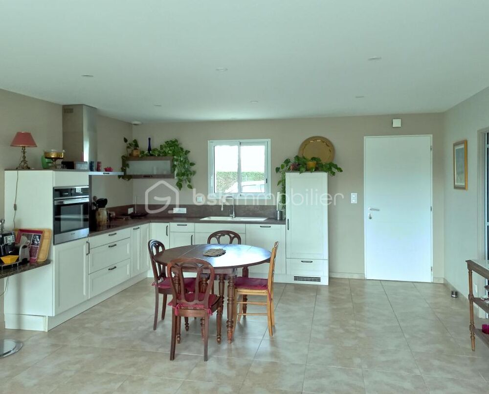 Plain-pied de 2021 au calme - Trois chambres - Garage