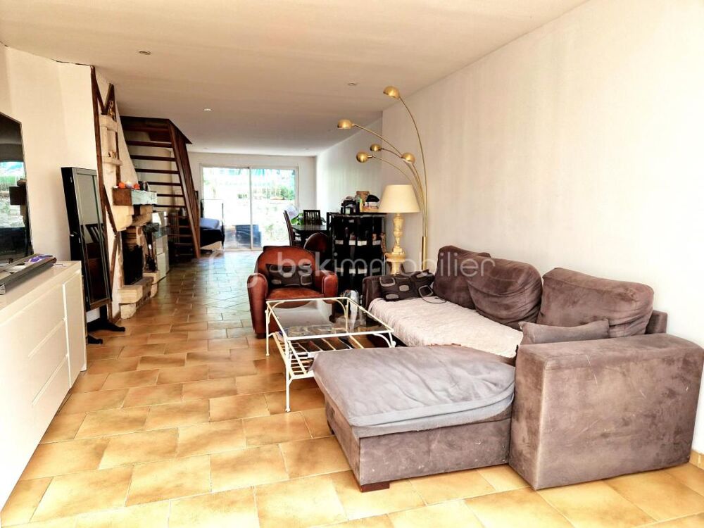 Maison ancienne avec jardin, terrasse et grand garage !